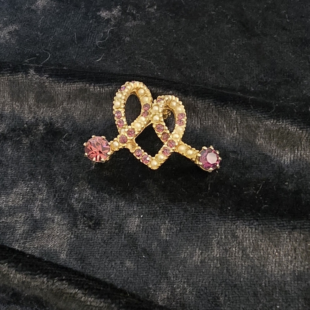 Vintage Heart Purple Rhinestone and Faux Pearl Brooch